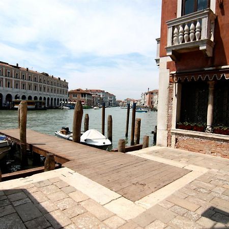 ונציה Palazzo Lion Morosini - Check In Presso Locanda Ai Santi Apostoli מראה חיצוני תמונה
