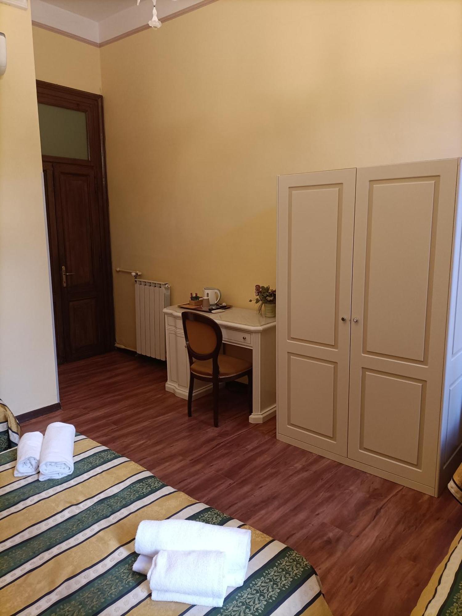 ונציה Palazzo Lion Morosini - Check In Presso Locanda Ai Santi Apostoli מראה חיצוני תמונה