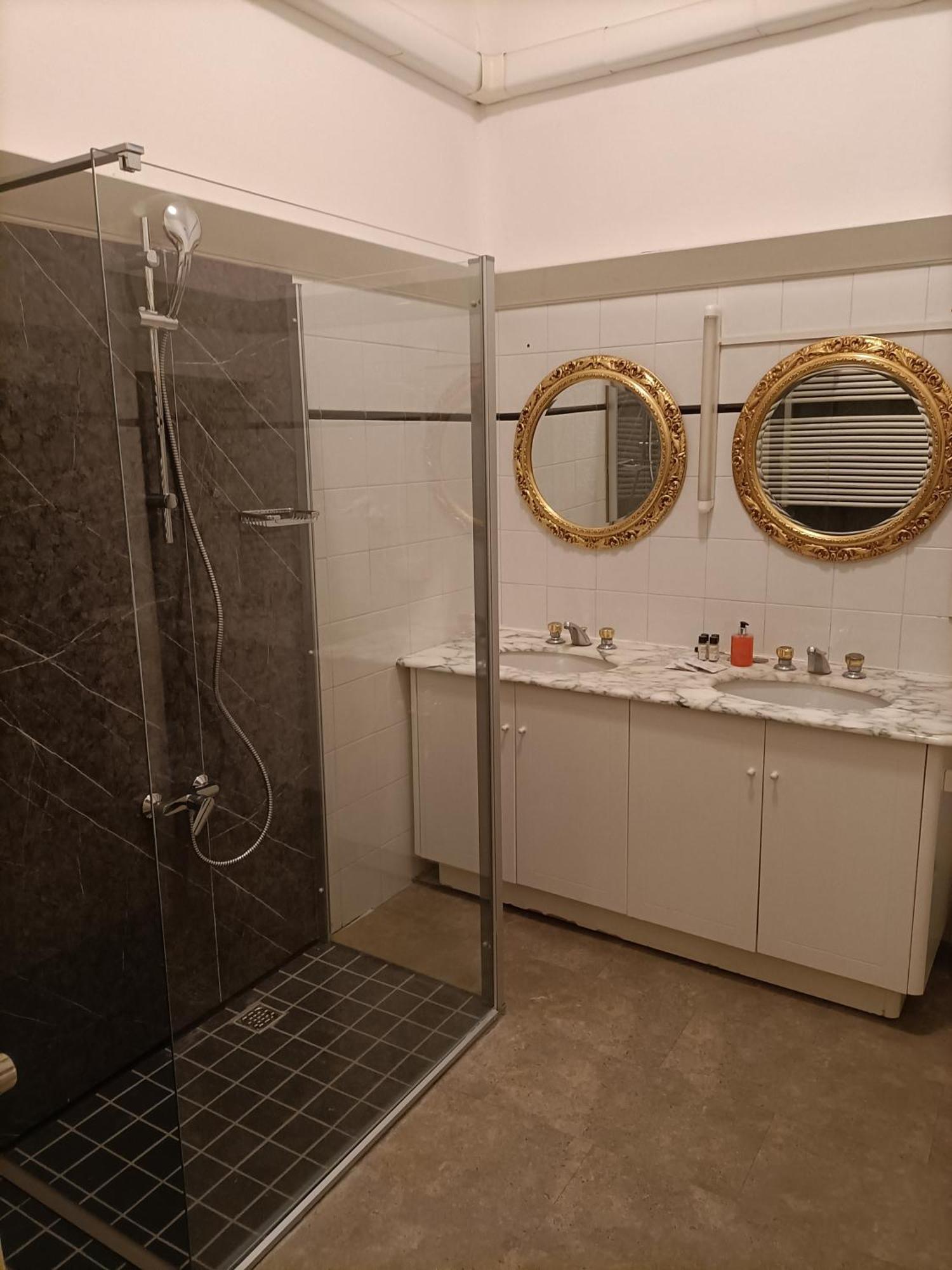 ונציה Palazzo Lion Morosini - Check In Presso Locanda Ai Santi Apostoli מראה חיצוני תמונה