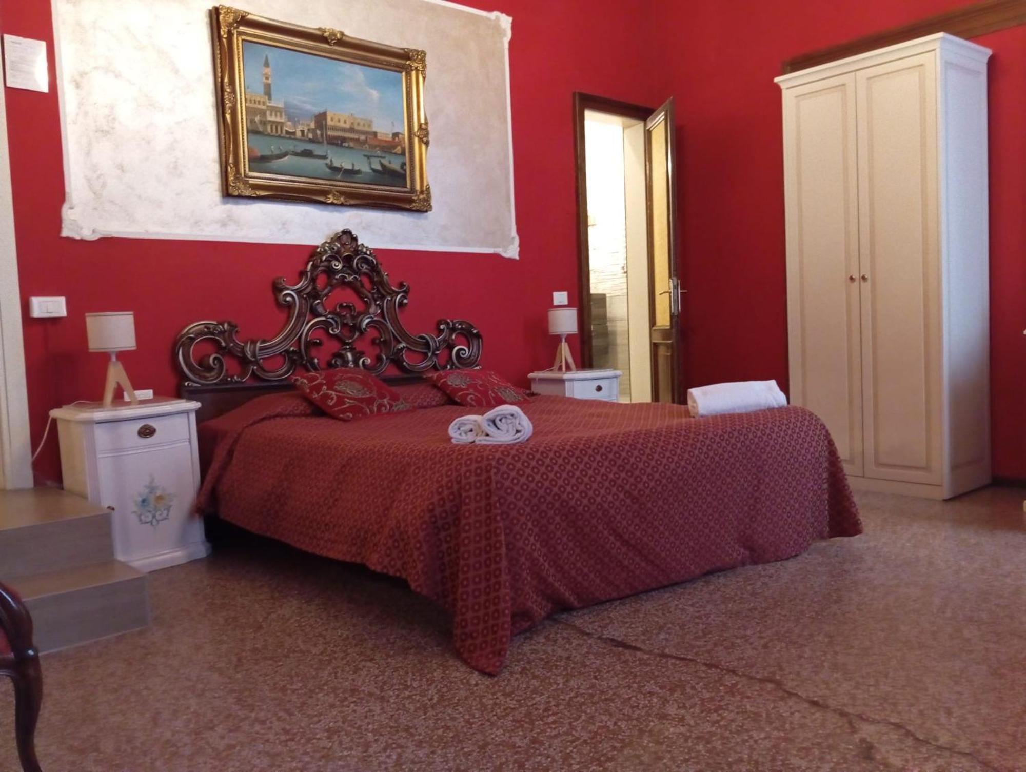 ונציה Palazzo Lion Morosini - Check In Presso Locanda Ai Santi Apostoli מראה חיצוני תמונה